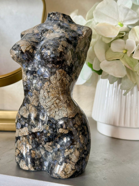 'Que Sera' Goddess Figurine