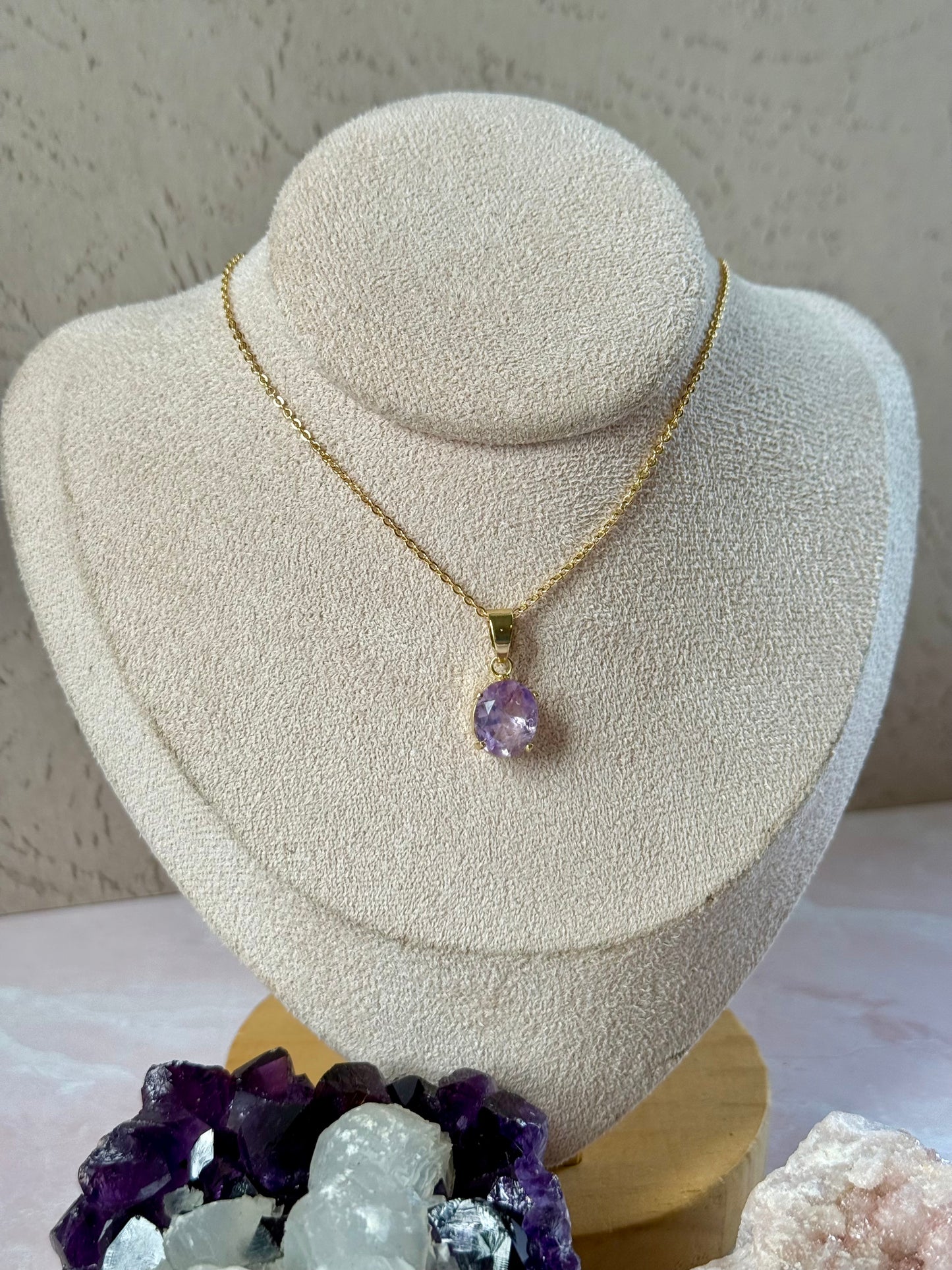 Faceted Amethyst Round Necklace (Gold)