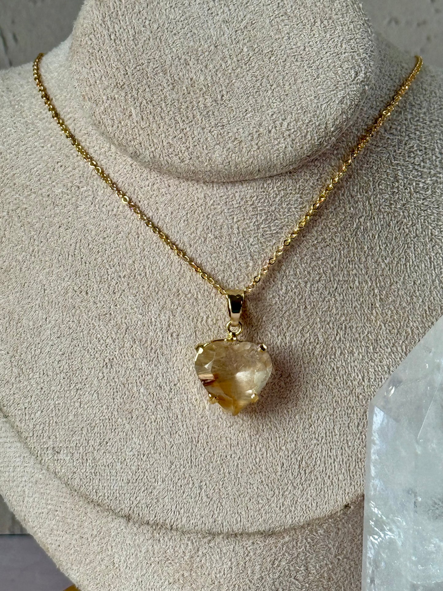 Faceted Gold Rutilated Quartz Heart Necklace (Gold)